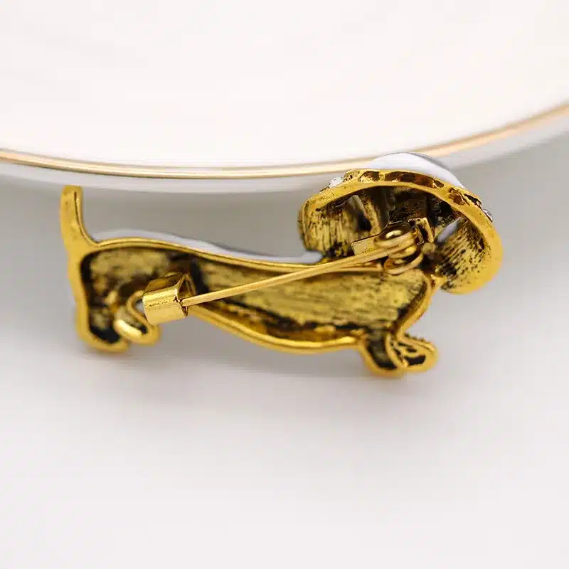 ALLYES Cute Dachshund Dog Brooches For Women Fashion Metal Crystal Enamel Animal Brooch Jewelry 24