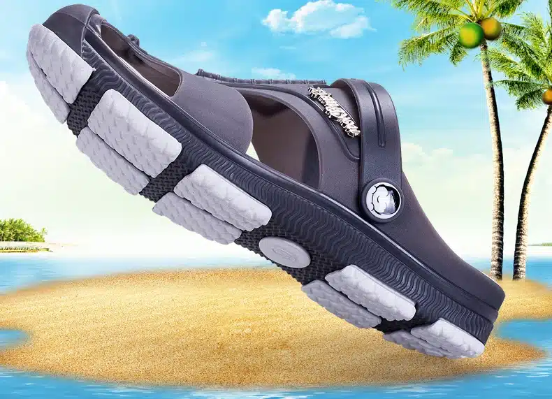 2019 Summer Men's Slippers Clogs Slip-On Garden Shoes Breathable Man Sandals Plus Size Male Beach Shoes Flip Flops Quick Dry 4