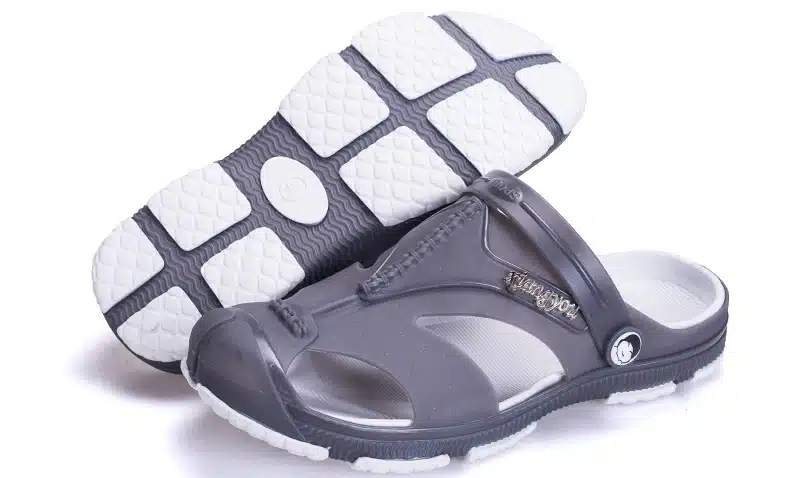 2019 Summer Men's Slippers Clogs Slip-On Garden Shoes Breathable Man Sandals Plus Size Male Beach Shoes Flip Flops Quick Dry 14