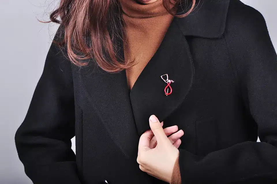 Blucome Black Stethoscope Shape Brooch Shiny Crystal Enamel Pins Accessories For Doctor Nurse Gifts Clothes Lapel Pin Jewelry 12