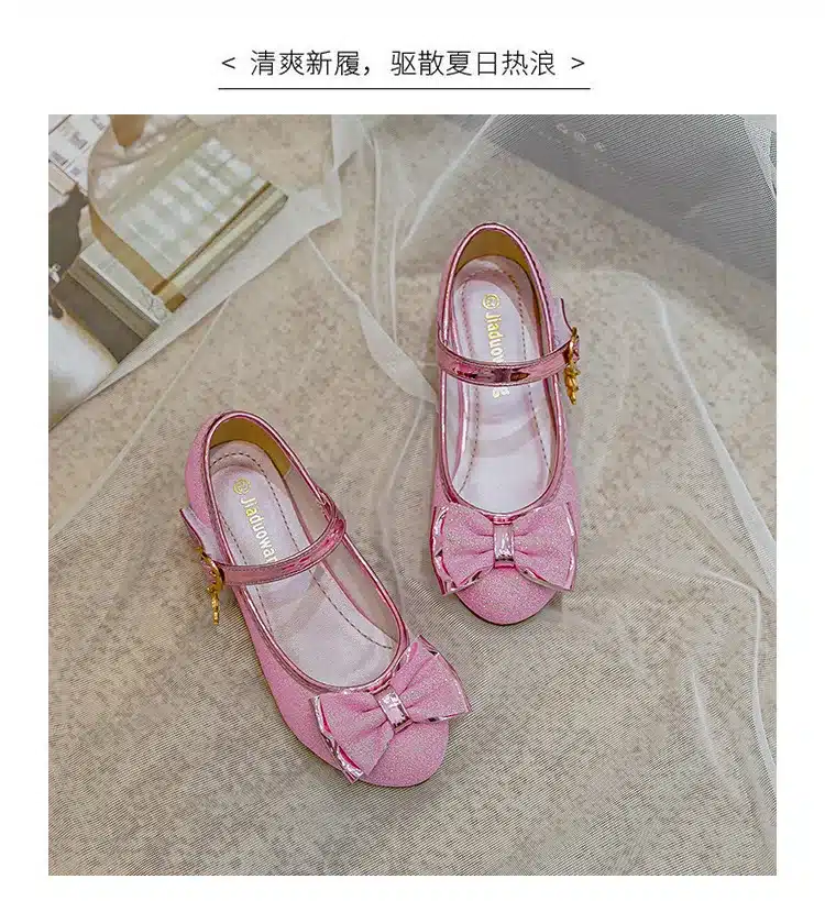 Tüdrukute sandaalid liblikaga | kujundav pilt e-kaubamaja pildikogust