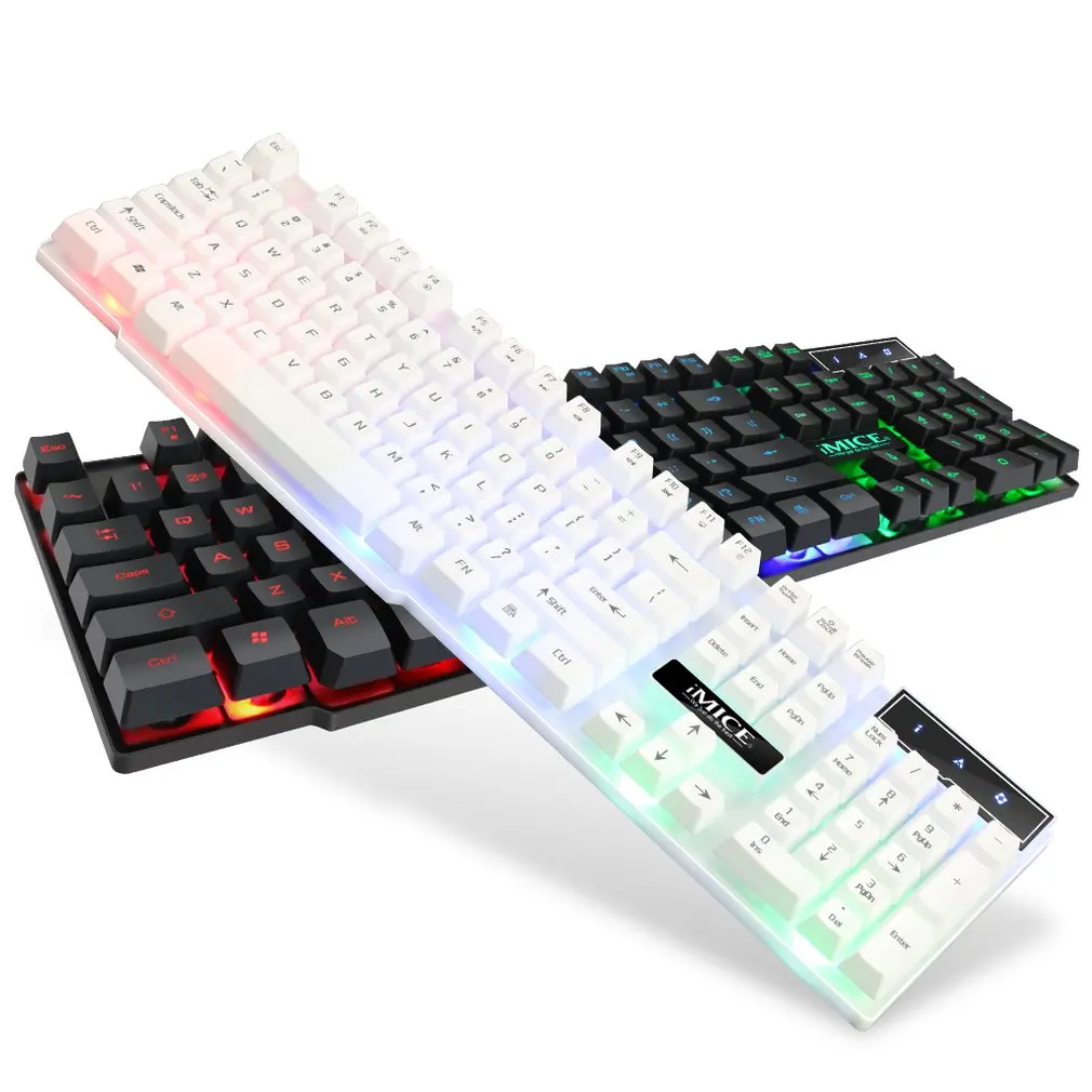 kolm RGB taustvalgustusega klaviatuuri, must ja valge, erinevate värvidega valgustus