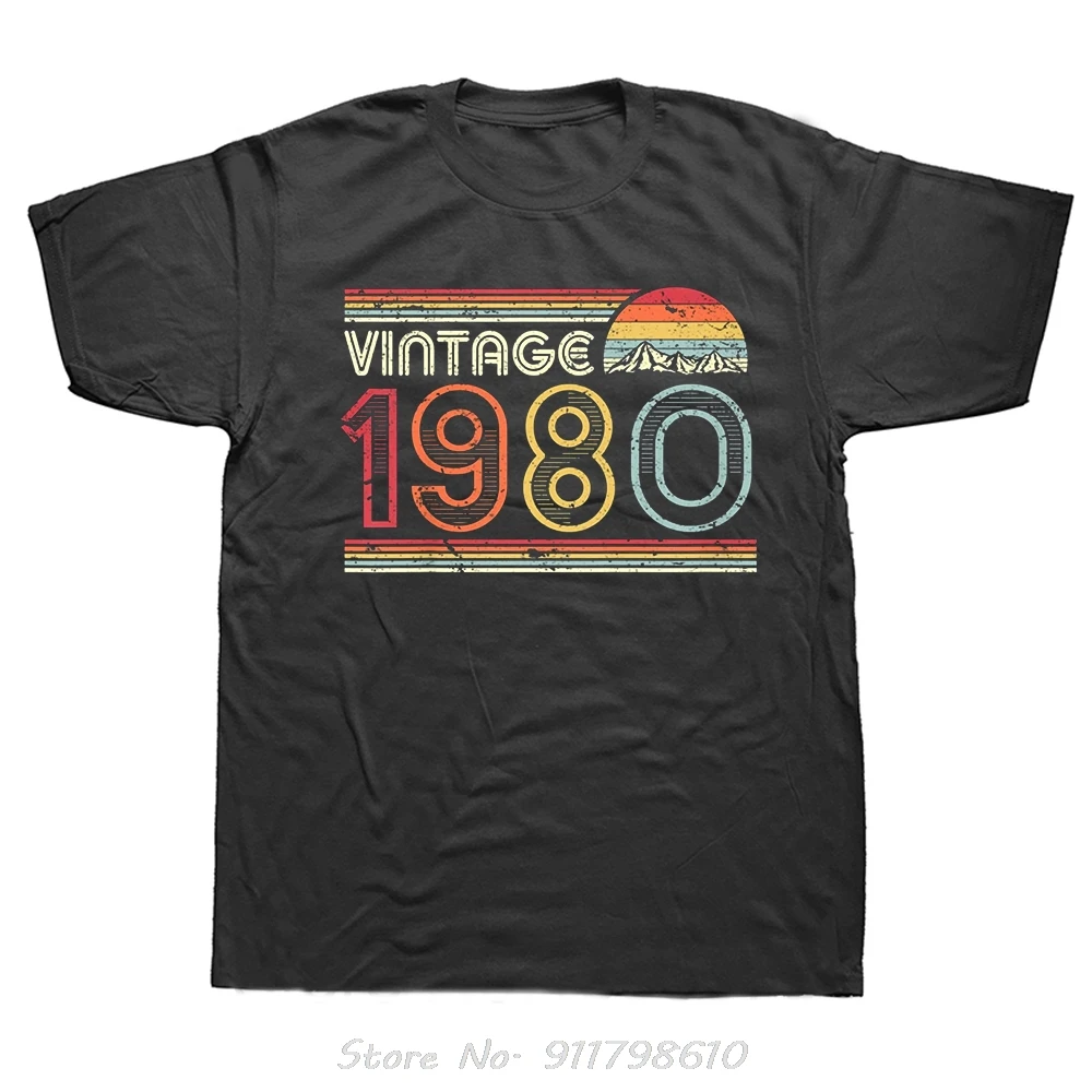 T-särk kirjaga "1980" | kujundav pilt e-kaubamaja pildikogust