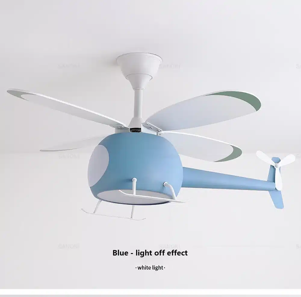 sinine helikopterikujuline laelamp ventilaatoriga