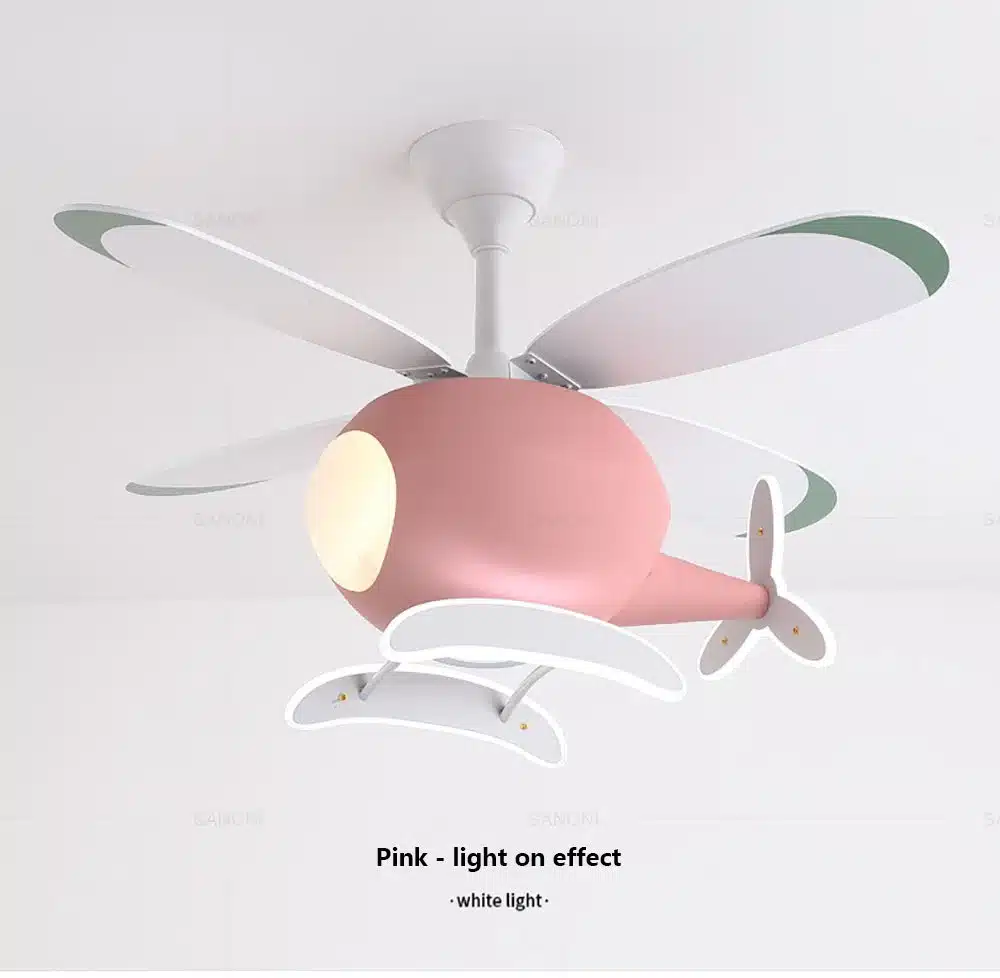 roosa helikopterikujuline laelamp ventilaatoriga
