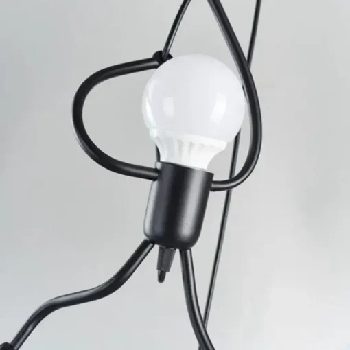mustast metallist moodsa kujundusega laelamp valge lambipirniga