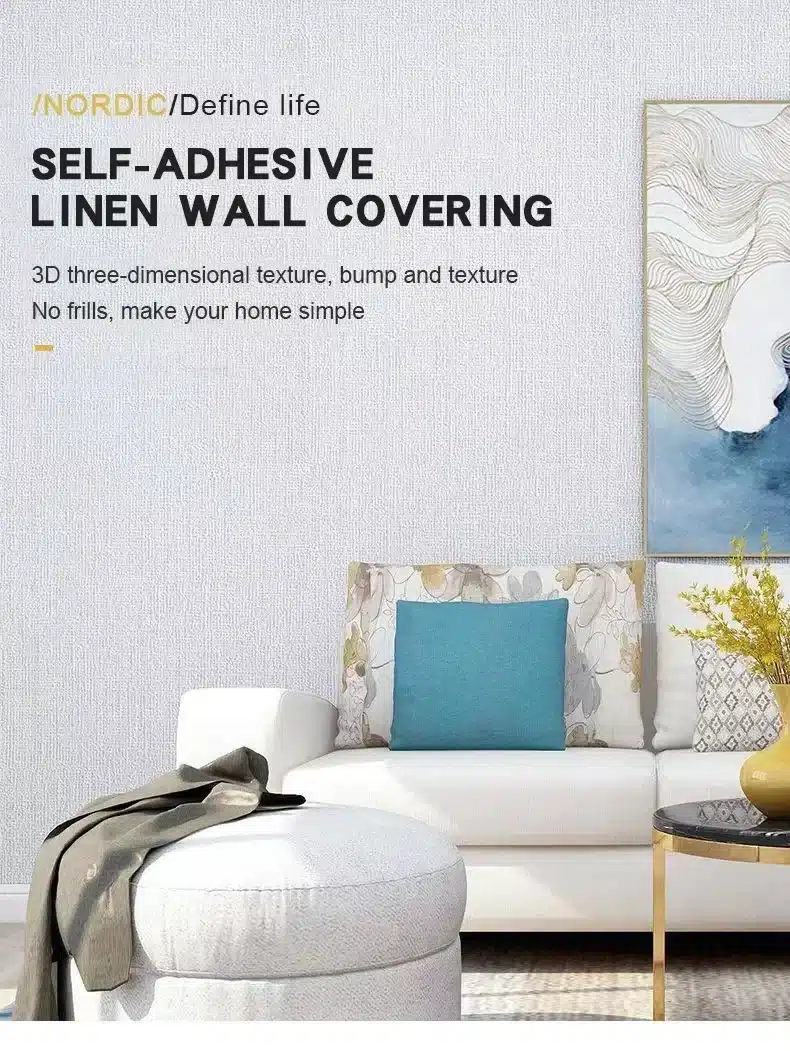 Elegantselt kujundatud elutuba, kus heledal taustal Hallituskinel ja veekindel isekleepuv tapeet. Valge diivan, helesinine padi ja modernne kunstiteos loovad stiilse atmosfääri.