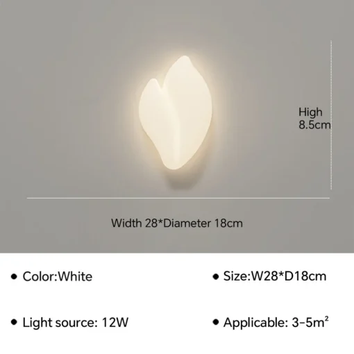 Pilve ja tähe kujuline valge LED sisevalgusti hallil taustal, näidatud mõõtmetega 28x18 cm, kõrgus 8.5 cm, valgusallikas 12W, sobiv ruumile 3-5 m².