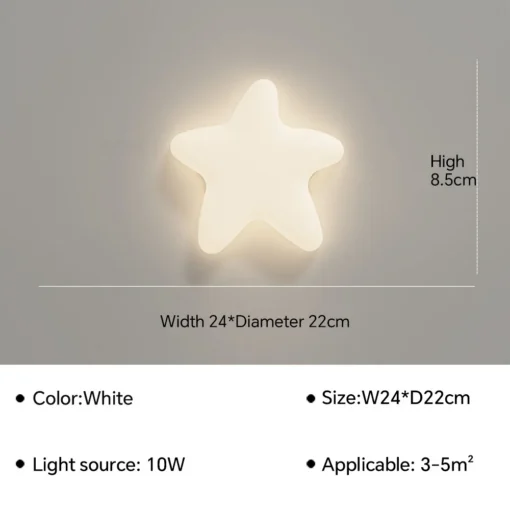 Valge täht LED sisevalgusti taustal hall seina vastu, mõõtmetega 24 cm laius ja 22 cm diameeter, kõrgus 8,5 cm. 10W valgusallikas, suunatud väiksemate ruumide valgustamiseks.