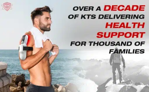 Professionaalne külmlaserteraapia seade lihas- ja liigesevalu leevendamiseks | E-pood Tootemaailm Mees kasutab rannal professionaalset külmlaserteraapia seadet õlale, et leevendada lihas- ja liigesevalu. Taustal on sinine meri ja kivine rand.