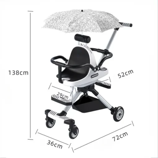 Valge ja must kahekohaline jalutuskäru koos pehmendatud istme ja eemaldatava päikesevarjuga, mille mõõtmed on selgelt märgitud. Kerge konstruktsioon ja neli pöörlevat ratast tagavad lihtsa manööverdusvõime.