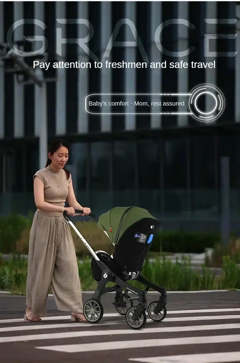 Naine lükkab tänaval kergesti käsitsetavat rohelist multifunktsionaalset beebide reisikäru. Tumeroheline kärukate ja vastupidavad rattad, moodsa hoone taustal.