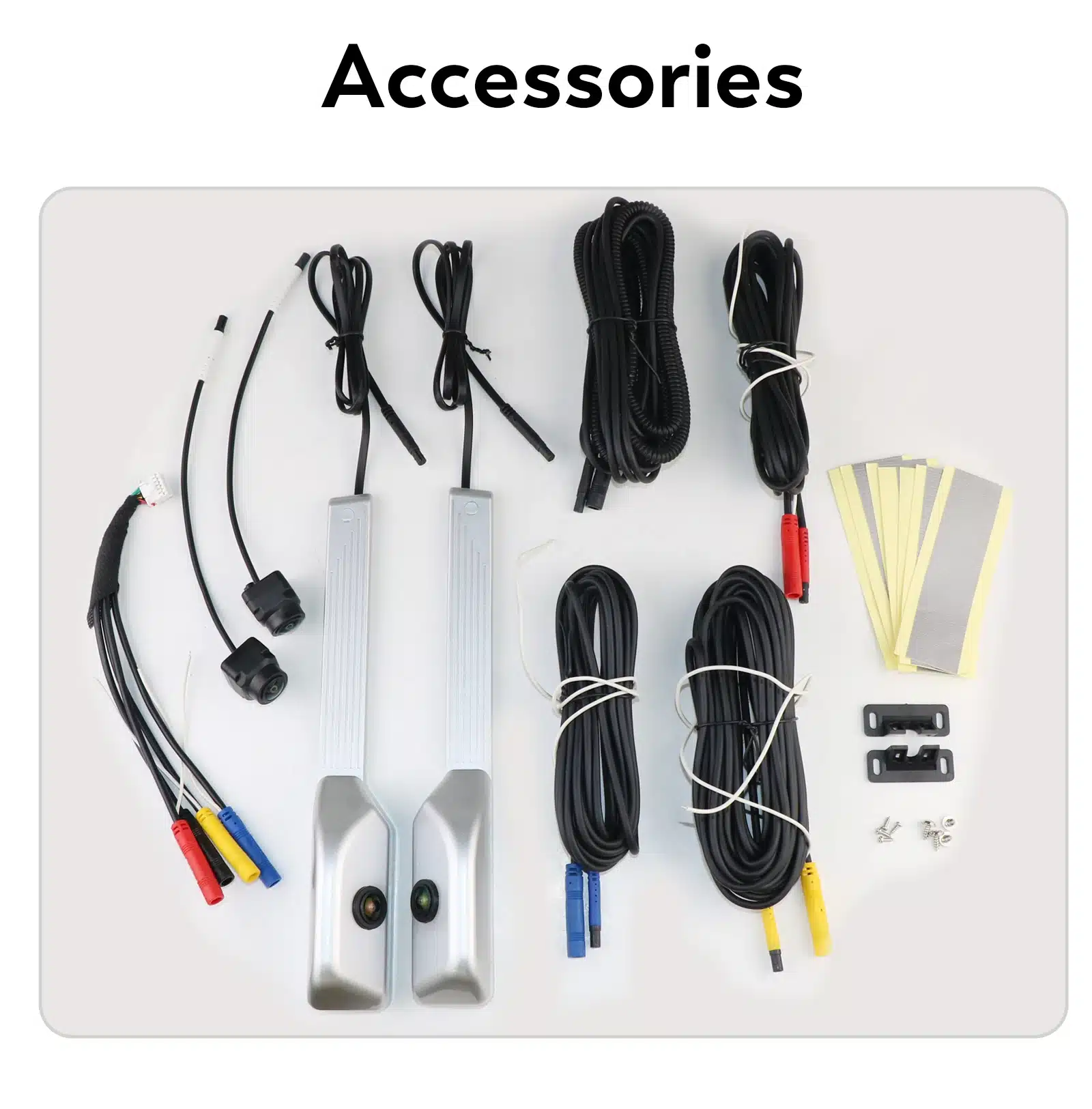 Mitmesugused juhtmed ja lisatarvikud hallil taustal komplektis Multimeedia mängija 1 Din 360° pööratav ekraan, GPS, WiFi seadistamiseks.