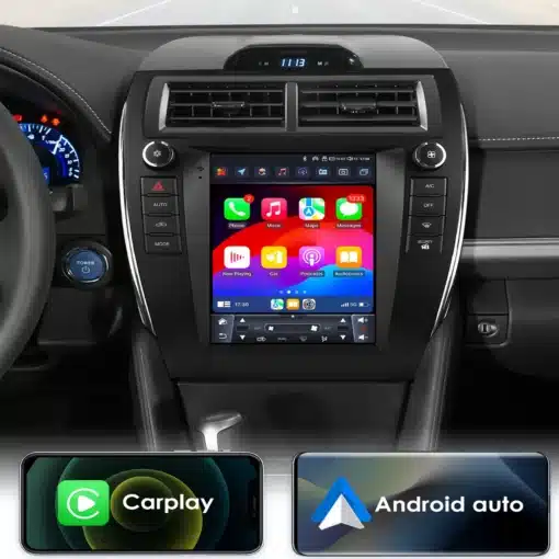 Android multimeedia autoraadiod Toyota Camry 2012-2014 | E-pood Tootemaailm Toyota Camry 2012-2014 auto armatuurlaud koos Android multimeedia autoraadioga. Raadio ekraanil kuvatakse erinevaid rakendusi värvikal taustal, ümbritsetuna auto juhtnuppudest mustal taustal.