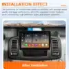 Android autoraadio paigaldatud Renault Trafic Opel Vivaro armatuurlauale, näidates värvilist ekraani, mis kuvab erinevaid rakendusi ja funktsioone; hall-plastikust sisustus ja mägine maastik taustal.
