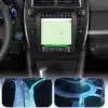 Android multimeedia autoraadiod Toyota Camry 2012-2014 | E-pood Tootemaailm Toyota Camry 2012-2014 multimeedia autoraadio, millel on suur puutetundlik ekraan ja GPS navigatsioon, ümbritsetud elegantse armatuurlaua taustaga.