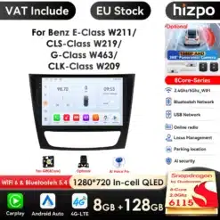 Android multimeedia autoraadio Mercedes-Benz E-klassile, millel on suur 1280x720 in-cell QLED ekraan, WiFi ja Bluetooth 5.4 tugi, koos lisafunktsioonidega nagu Carplay ja Android Auto. Raadiot ümbritseb must raam ja taustale on lisatud tehnilised omadused.