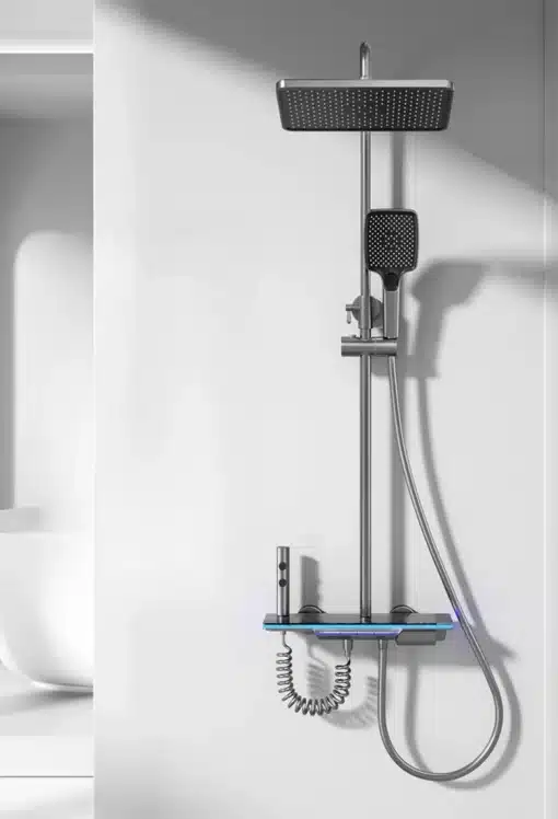 Nutikas digitaalne dušisüsteem | E-pood Tootemaailm Stiilne nutikas digitaalne dušisüsteem elegantse metallist viimistlusega heledal vannitoa taustal, mis sisaldab nii pea- kui käsiduši võimalust.