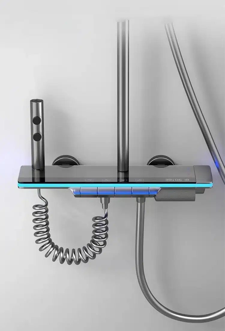 Kaasaegne nutikas digitaalne dušisüsteem, mis koosneb kroomitud kivipinnaga juhtpaneelist ja sirgedest voolikutest, kinnitatud hallile vannitoaseinale, luues elegantse ja modernse efekti.