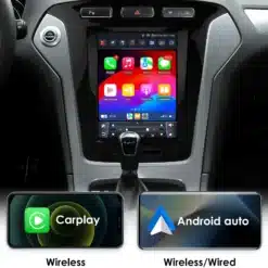 Android multimeedia autoraadio Ford Mondeo / Galaxy salongis, ekraanil nähtav CarPlay ja Android Auto ikoonid värvikireval kasutajaliidesel, ümbritsetud auto musta ja halli sisustusega.