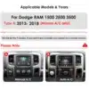 Kahe Dodge RAM 1500, 2500, 3500 sõiduki keskosad aastatel 2013-2018, üks manuaalse ja teine automaatse kliimaseadmega, esitledes Dodge RAM CarPlay multimeediakeskust.