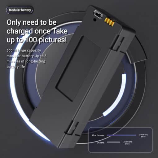 Algajatele sobiv must droon keerulisteks oludeks LU60 mudel | E-pood Tootemaailm LU60 Drone First Choice For Entry-levelFearless Of Complex Scenes musta värvi modulaarne aku, mille mahutavus on 500 mAh. Aku on asetatud laadimisaluselle metallist detailidega taustal.
