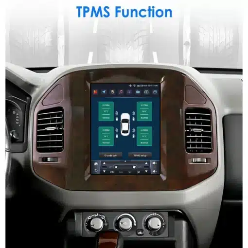 Multimeedia raadio Mitsubishi Pajero 1999-2006, koos GPS-iga, keskkonsoolis modernse puutetundliku ekraaniga, pruun ja hall auto interjöör.