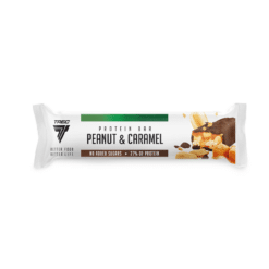 Valgubatoon TREC PROTEIN BAR PEANUT & CARAMEL 49g hõlpsalt võetavas pakendis, kaetud šokolaadiga ja täidetud maapähklite ning karamelliga. Elegantne valge taust rõhutab toote atraktiivset välimust.