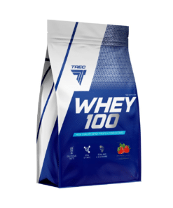 Sinise ja valge disainiga Valgupulber TREC WHEY 100, Strawberry, 900g pakk, mille esiküljel on näha TREC logo ja maasika illustratsioon. Paki pind on sile ja läikiv, sobib intensiivsete treeningute kõrvale toitumiseks.