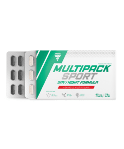 Pakend vitamiinidega TREC MULTIPACK SPORT DAY/NIGHT FORMULA, 60 kapslit. Pakendil on roheline ja valge kujundus, esiplaanil näha blistrid mustade ja valgete kapslitega, särav valge taust.