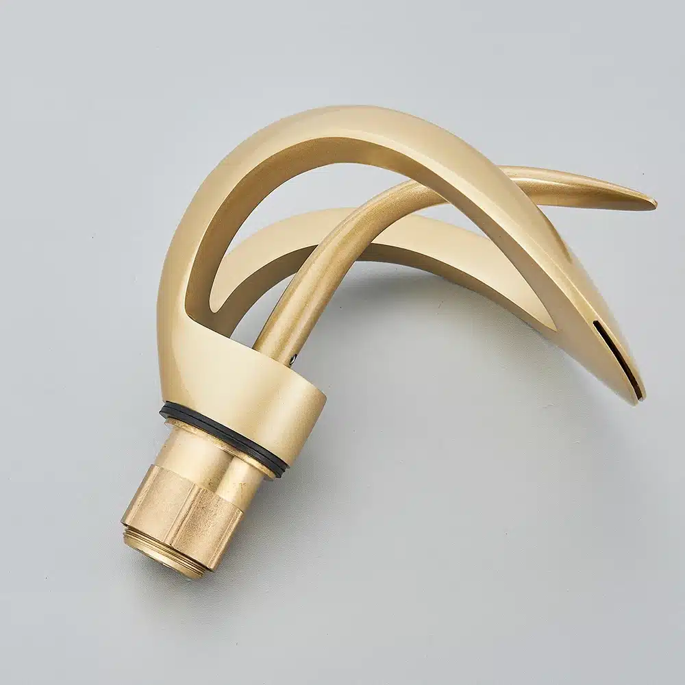 Vannitoa segisti kuldne luksuslik disain, kuum ja külm vesi | kujundav pilt e-kaubamaja pildikogust