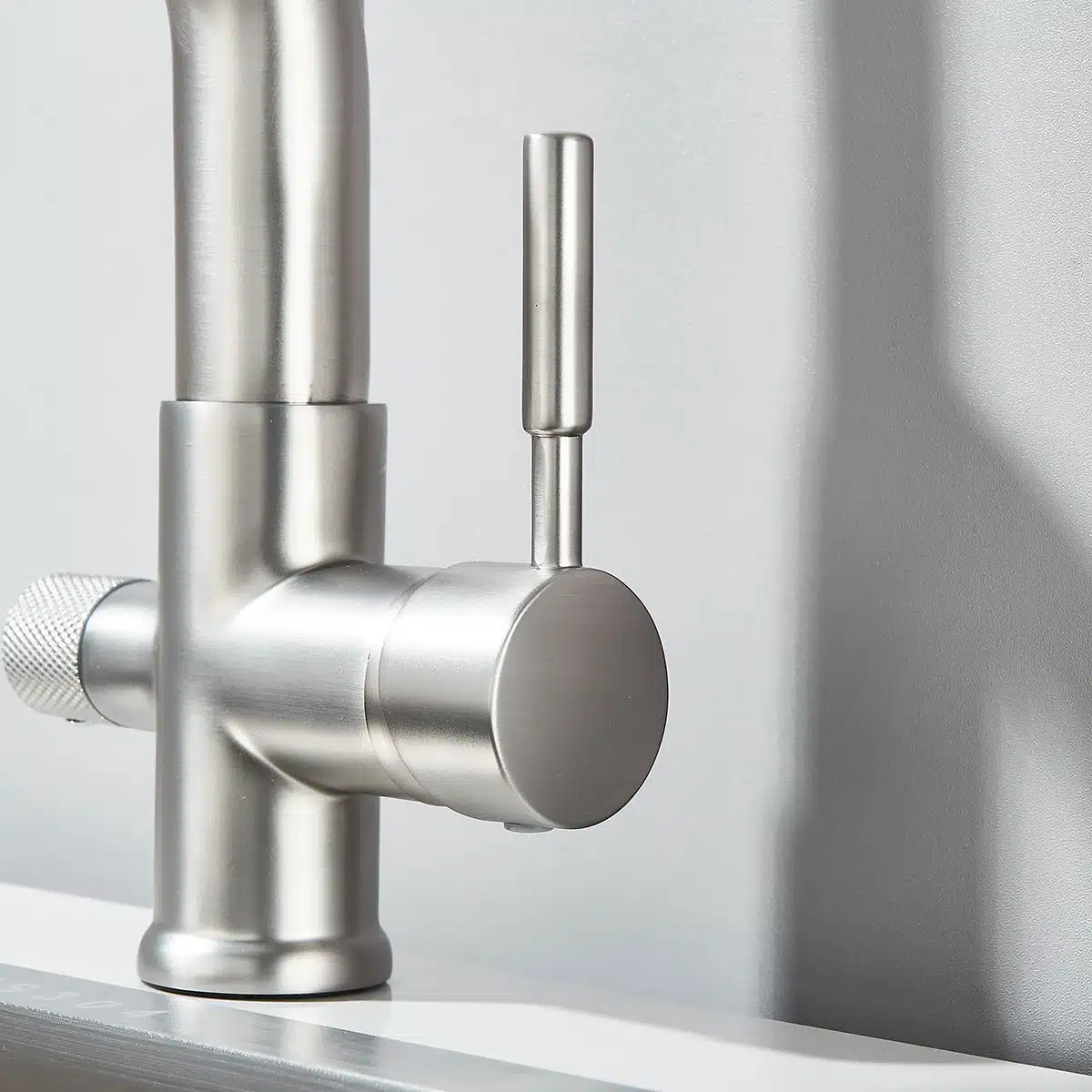 Köögivalamu segisti 360° pööratav, voolurežiim ja dušipea | kujundav pilt e-kaubamaja pildikogust