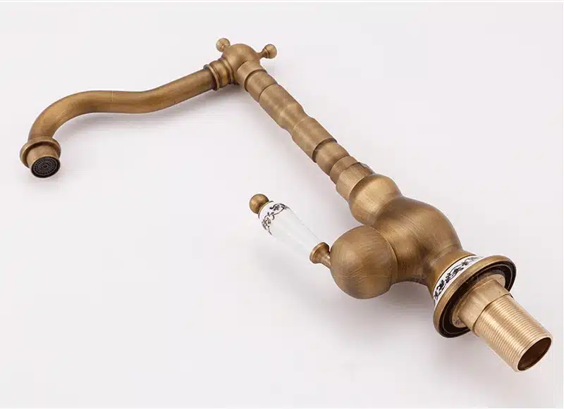 Retro stiilis segisti sinise portselaniga | kujundav pilt e-kaubamaja pildikogust