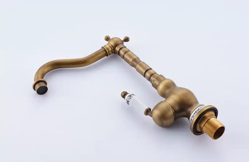 Retro stiilis segisti sinise portselaniga | kujundav pilt e-kaubamaja pildikogust