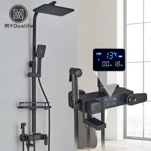 Messing dušisegisti termostaadi ja led displeiga | E-pood Tootemaailm Messingist valmistatud must dušisegisti koos termostaadi ja led displeiga, mis näitab veetemperatuuri ja aega. Seadmel on reguleeritav dušiotsik ja mugav hoidik, asetatud modernsele heleda seinaga taustale.