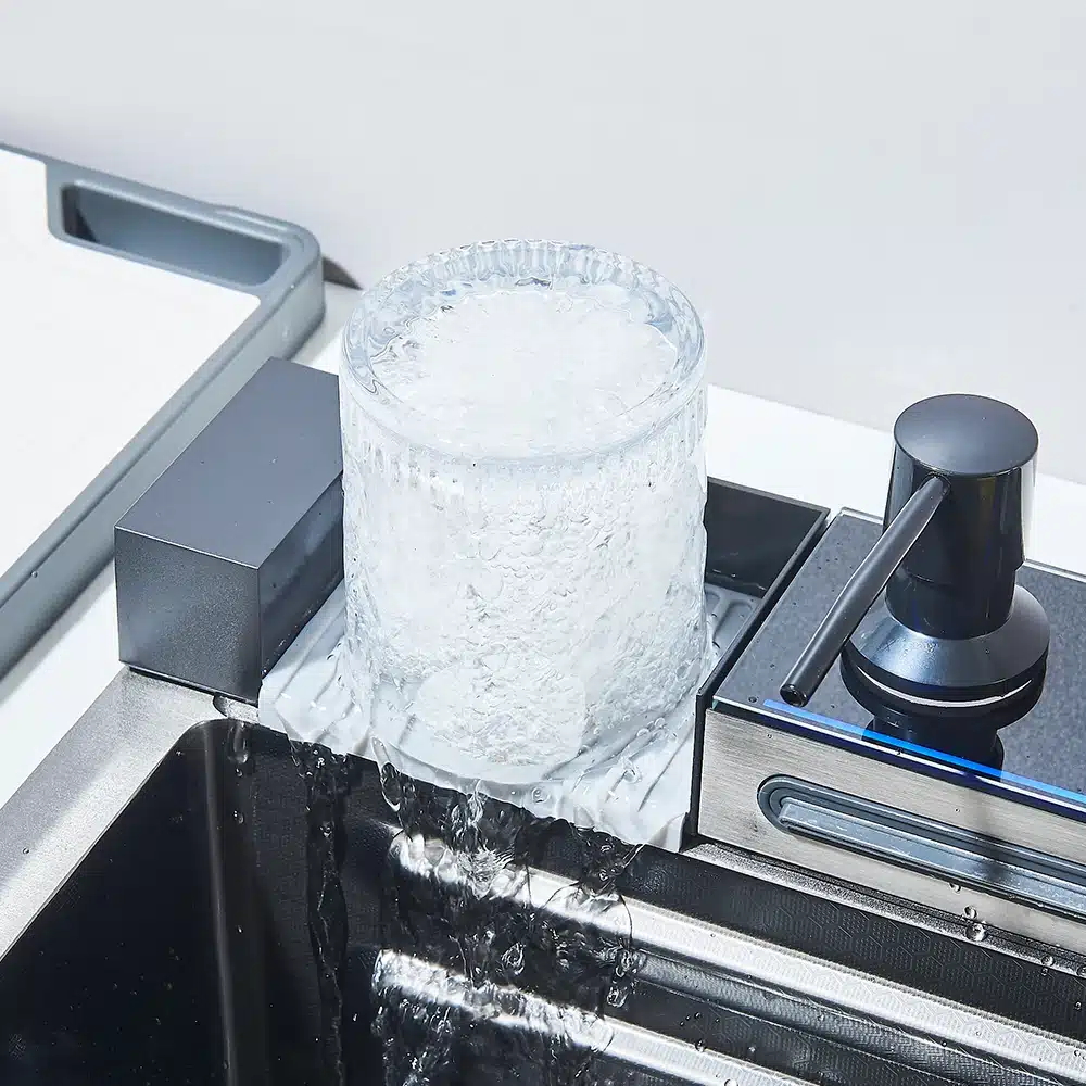 Köögivalamu 304 roostevabast terasest, suur integreeritud kraan | kujundav pilt e-kaubamaja pildikogust