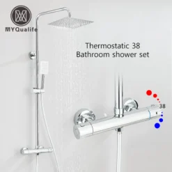 Kaasaegne dušisegisti komplekt kahe käepidemega, mis sisaldab roostevaba terasest 8-tollist vihmadušši ning elegantset kroomitud viimistlust valgel taustal.