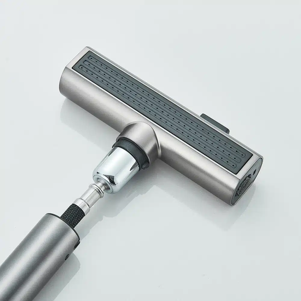 Moodne vannitoa kraan digitaalsete temperatuurinäidikutega | kujundav pilt e-kaubamaja pildikogust