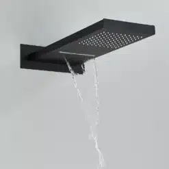 Seinale paigaldatud must termostaatne dušikomplekt 3-viisi dušifunktsiooni. Elegantne must värv ja kaasaegne disain, vee voolamine mugavalt ja ühtlaselt metallikpinnaga peegelpuhas taust.