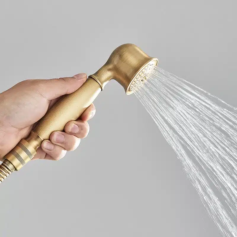 Vana messingist vihmasadu dušikomplekt seinakinnitusega | kujundav pilt e-kaubamaja pildikogust