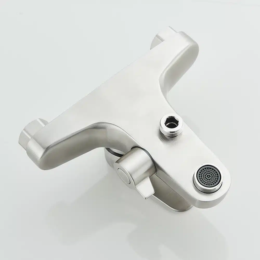 Vannitoa kuuma ja külma veega segisti, seinapealne, ühe käepidemega | kujundav pilt e-kaubamaja pildikogust