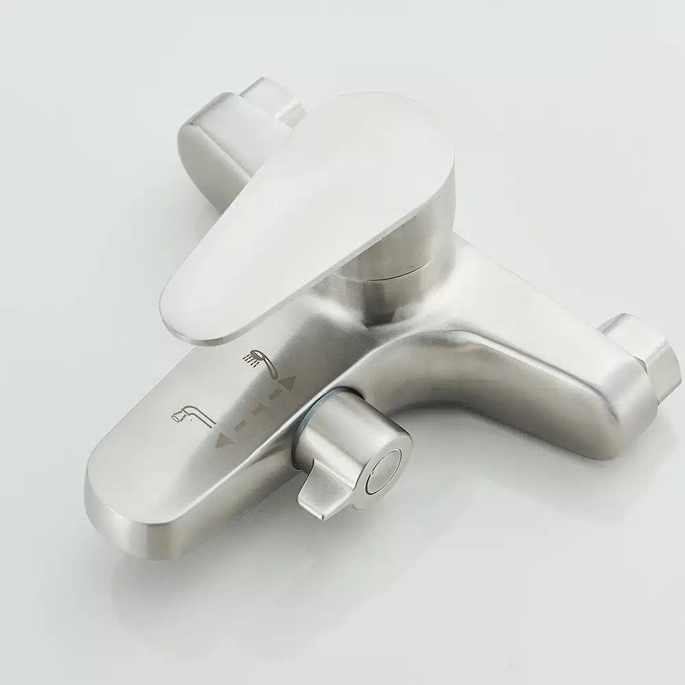 Vannitoa kuuma ja külma veega segisti, seinapealne, ühe käepidemega | kujundav pilt e-kaubamaja pildikogust