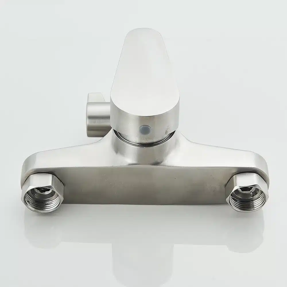 Vannitoa kuuma ja külma veega segisti, seinapealne, ühe käepidemega | kujundav pilt e-kaubamaja pildikogust