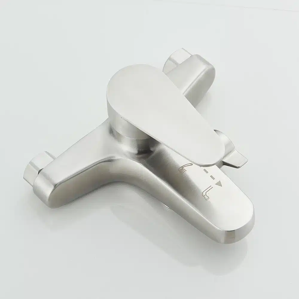 Vannitoa kuuma ja külma veega segisti, seinapealne, ühe käepidemega | kujundav pilt e-kaubamaja pildikogust