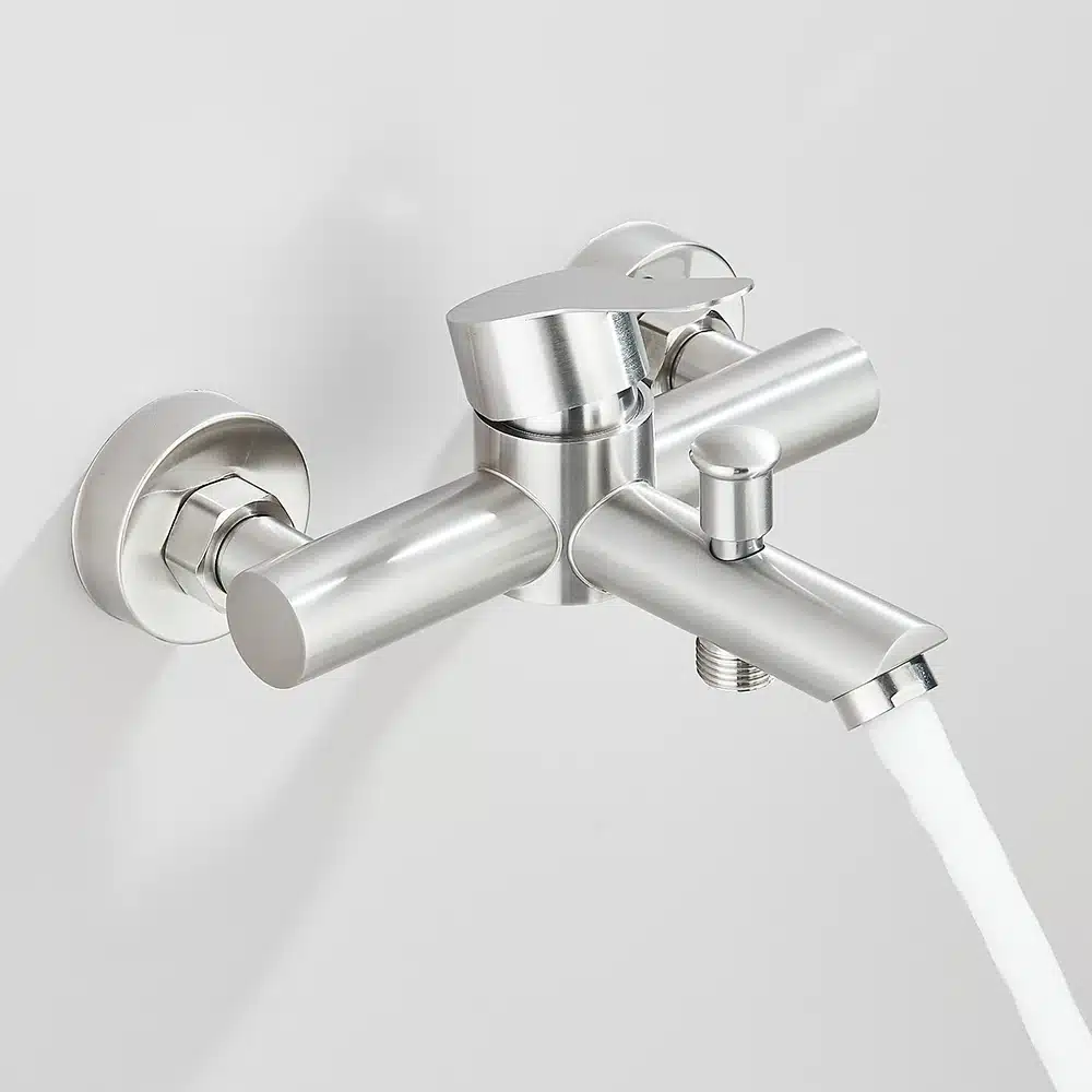 Vannitoa kuuma ja külma veega segisti, seinapealne, ühe käepidemega | kujundav pilt e-kaubamaja pildikogust