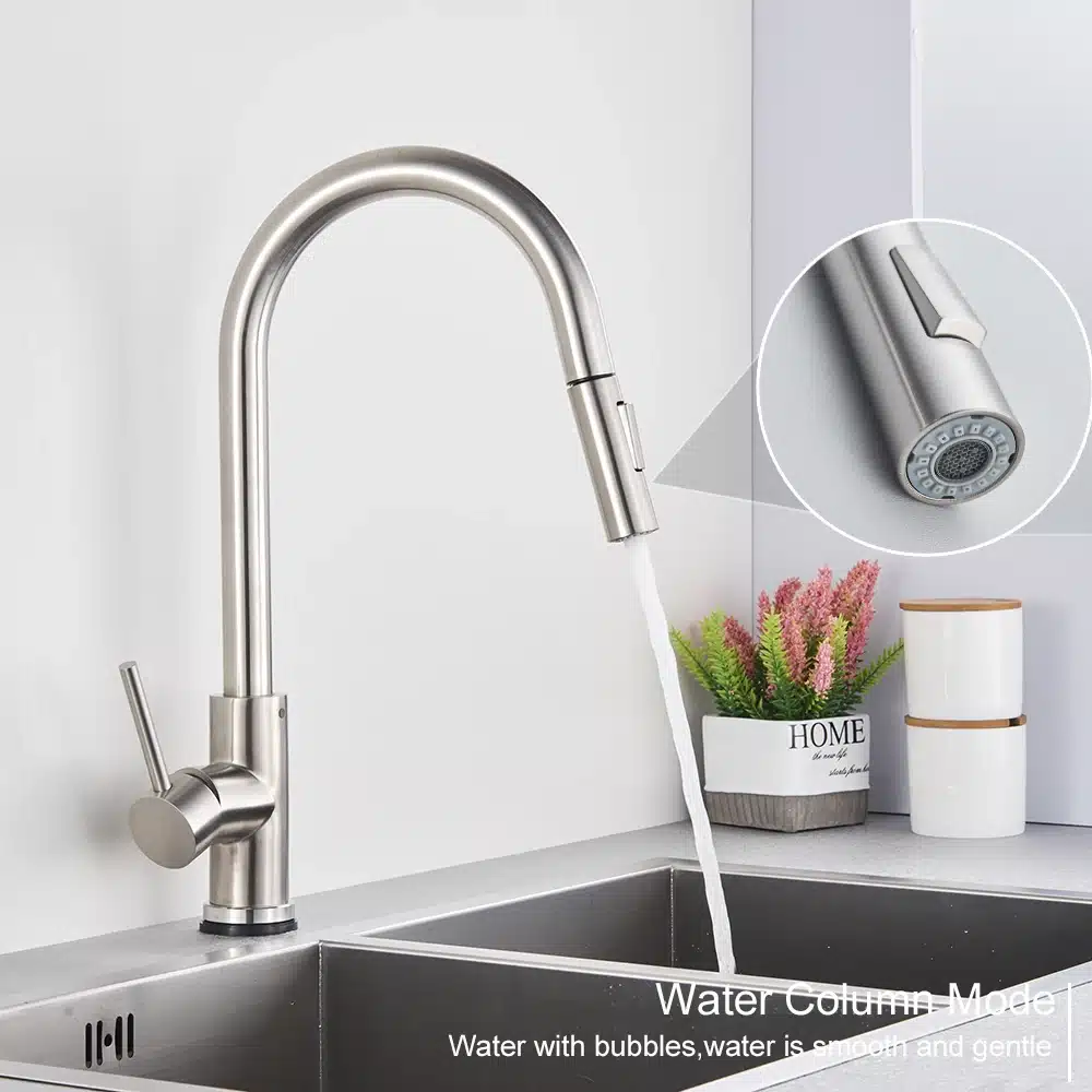 Köögisegisti kahe funktsiooniga, tõmmatav ja kuum-külm vesi | kujundav pilt e-kaubamaja pildikogust