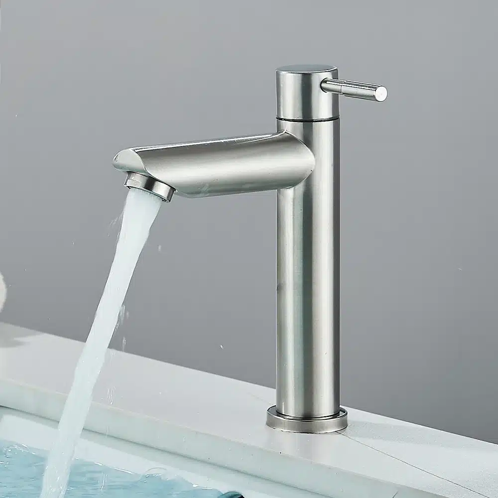 Vannitoa külm veepump kraan ühe käepidemega | kujundav pilt e-kaubamaja pildikogust