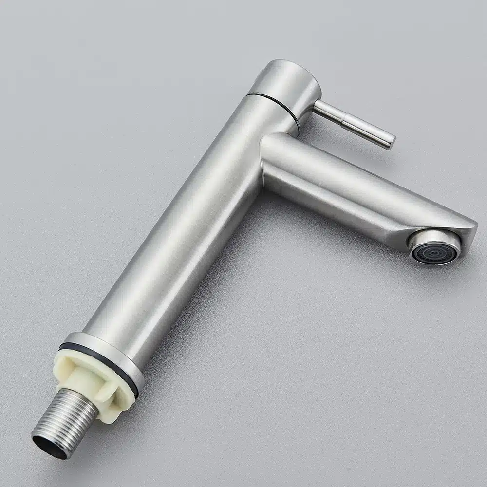 Vannitoa külm veepump kraan ühe käepidemega | kujundav pilt e-kaubamaja pildikogust