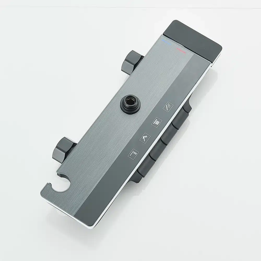 Dušisegisti LCD ekraaniga ja taustvalgustusega, seinapealne | kujundav pilt e-kaubamaja pildikogust