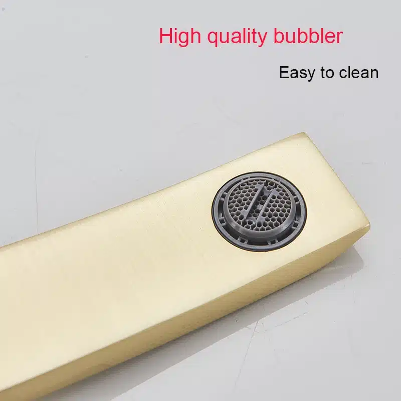 Kroomitud kraan pesu jaoks, kuum ja külm vesi, seinale paigaldatav | kujundav pilt e-kaubamaja pildikogust